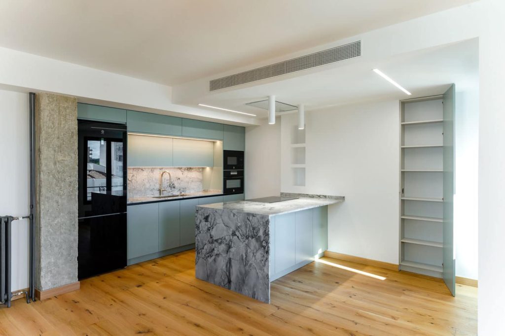 cocina moderna con isla central