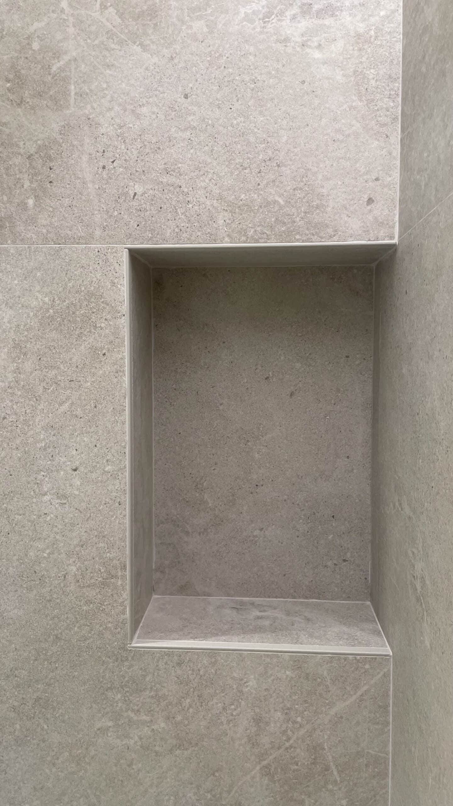Hornacina en porcelánico efecto piedra