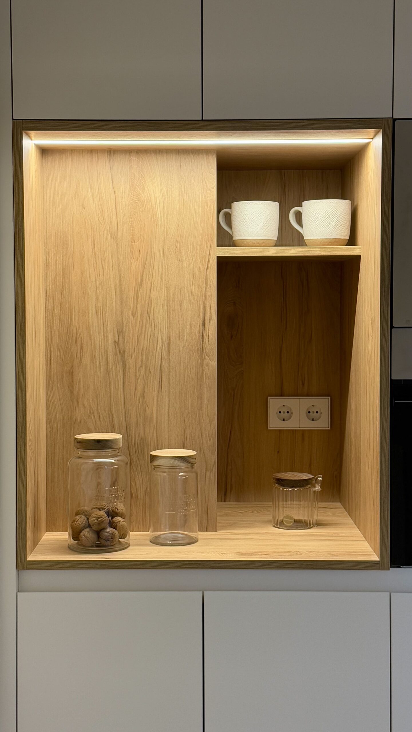Hueco de madera para el rincón del café