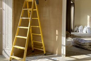 escalera en una reforma en proceso