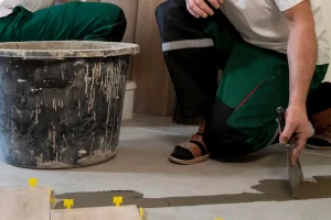 suelo de baldosas contratistas de iro completo